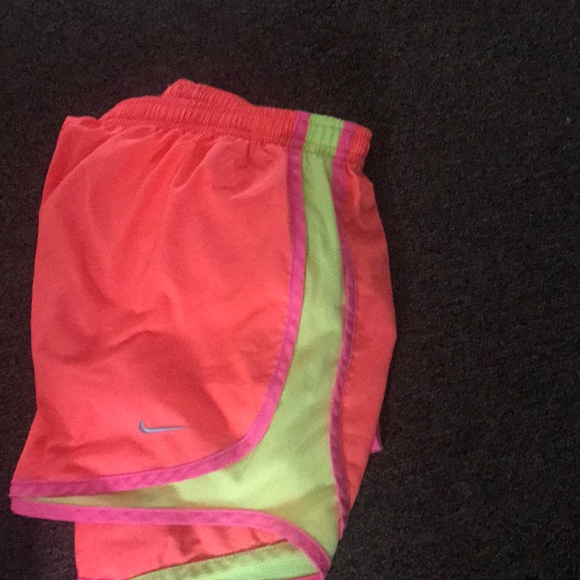 NIKE DRI FIT SHORTS - Picture 3 of 3